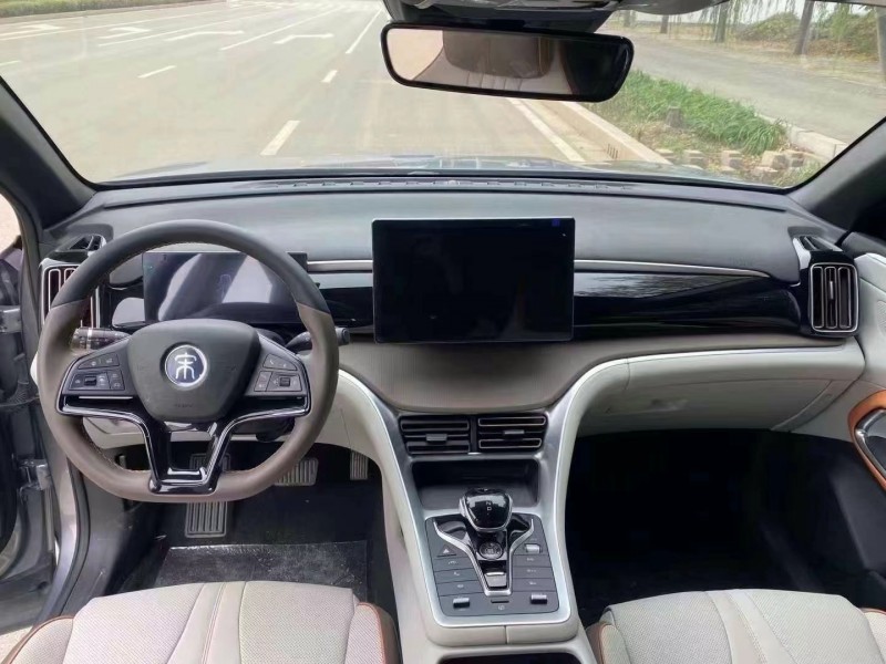 青岛22年比亚迪宋9