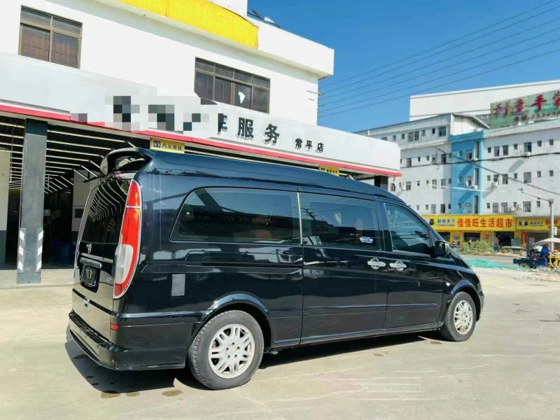 东莞14年奔驰威霆4