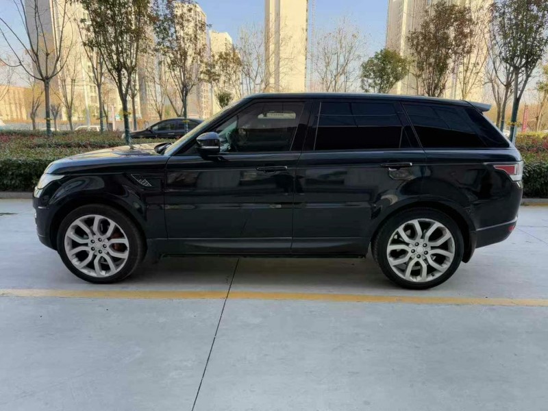 青岛14年路虎揽胜运动5