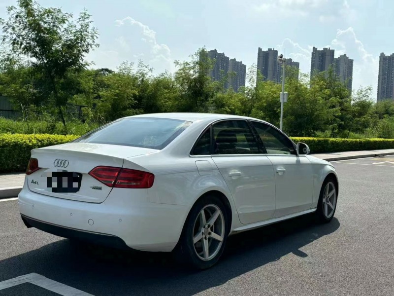 东莞12年奥迪A4L8