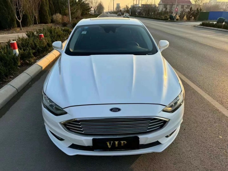 济宁17年福特蒙迪欧1