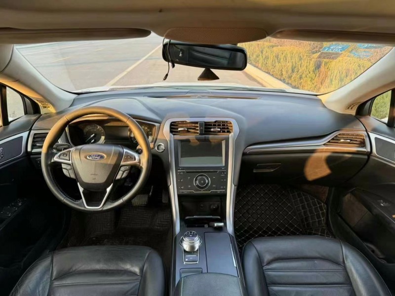 济宁17年福特蒙迪欧6