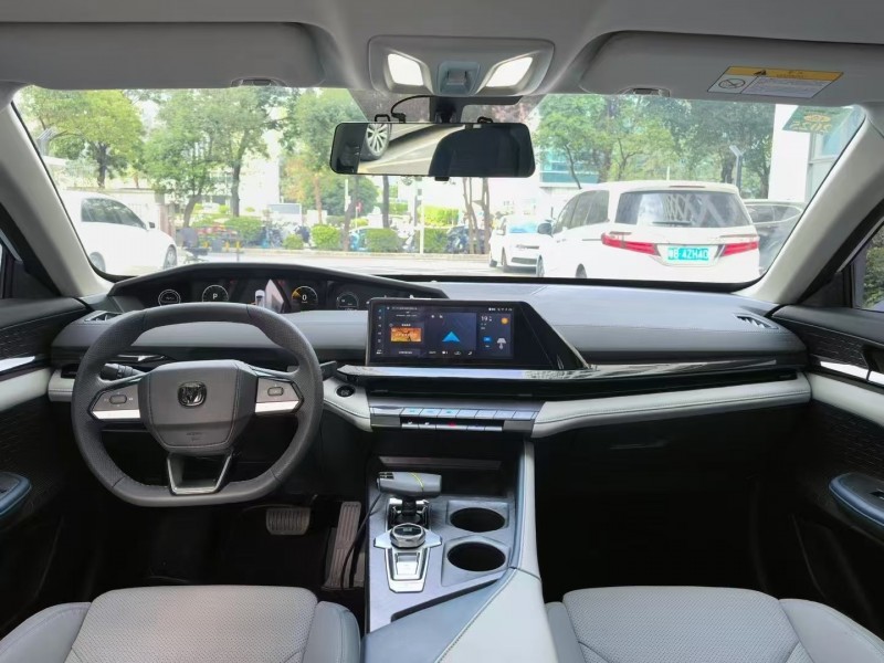 深圳23年長安汽車UNI-V3