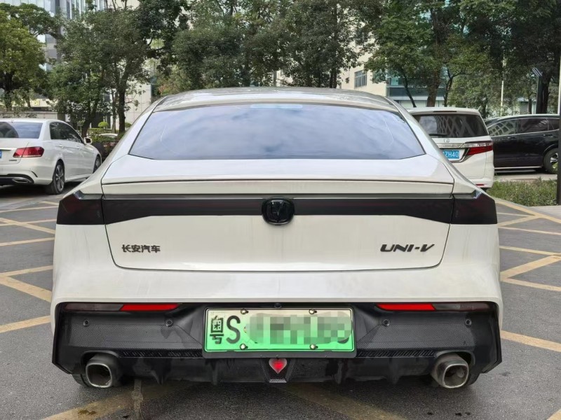深圳23年長安汽車UNI-V7