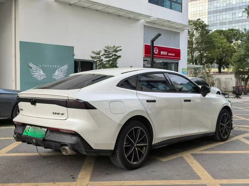 深圳23年長安汽車UNI-V9