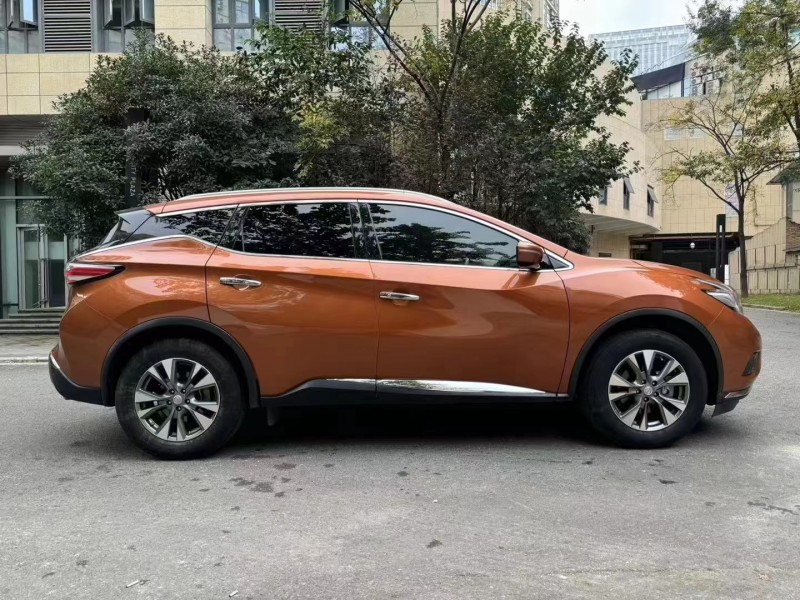 成都18年日產樓蘭7