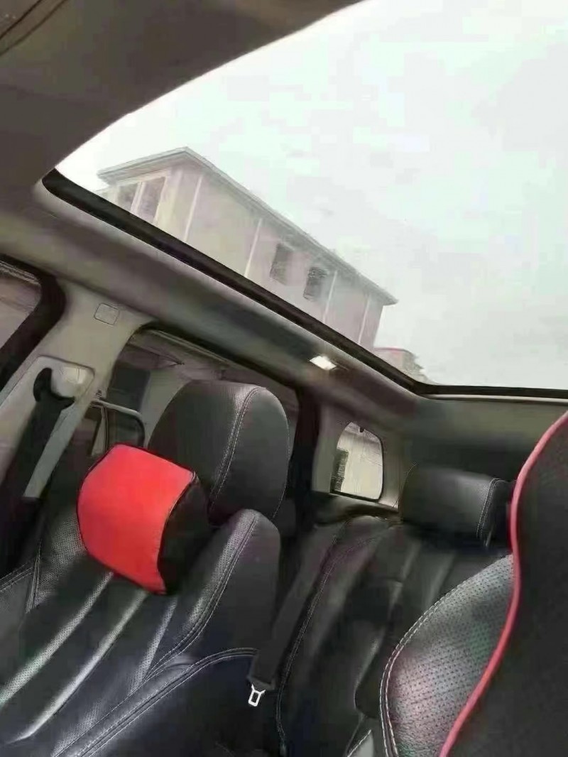 菏泽14年路虎极光4