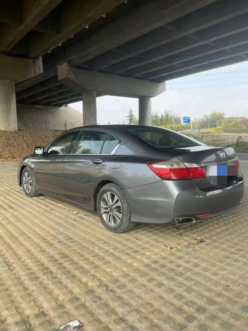 青岛14年本田雅阁8