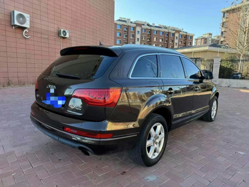 保定12年奥迪Q73