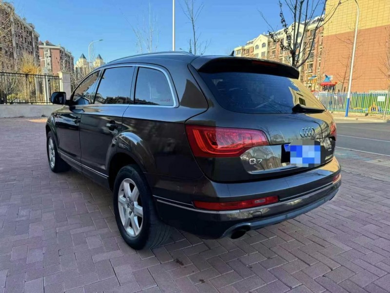 保定12年奥迪Q75