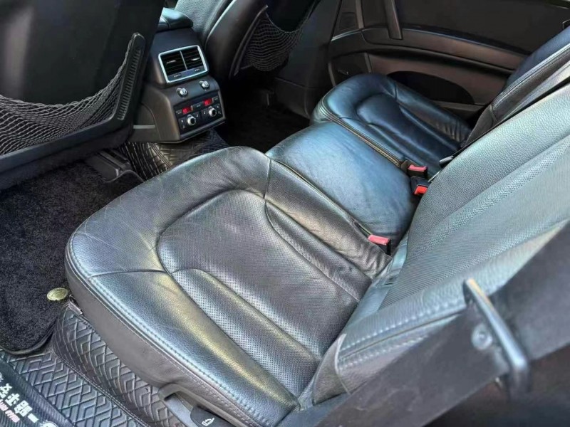 保定12年奥迪Q76