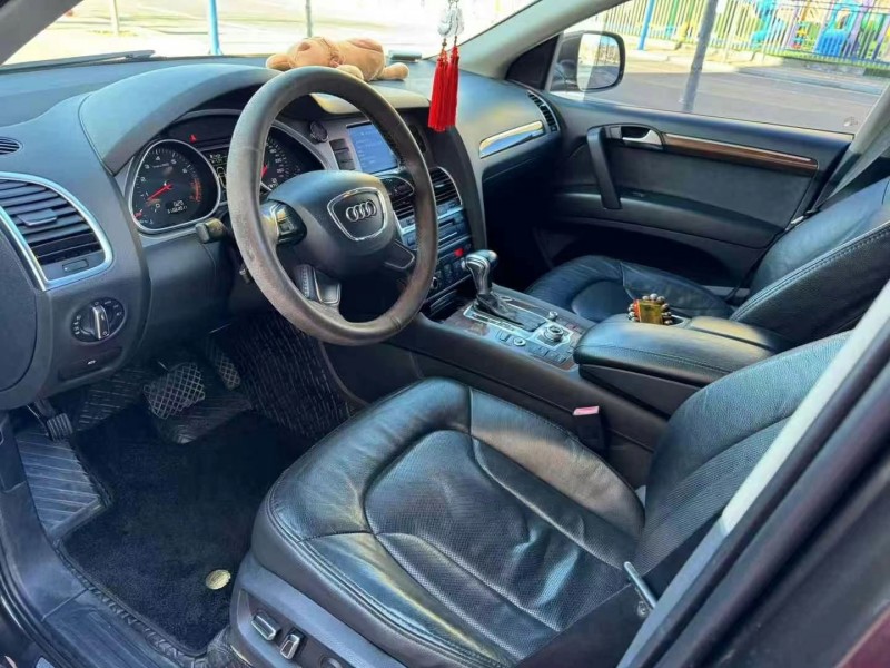 保定12年奥迪Q77