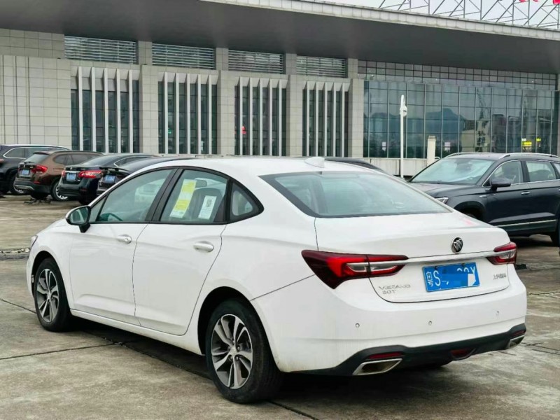 东莞20年别克威朗8