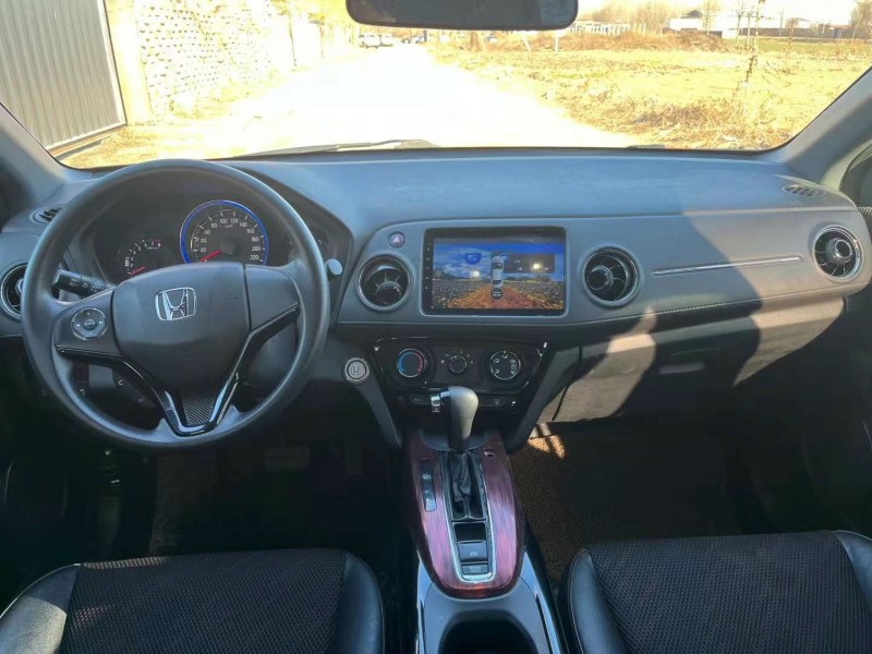 保定17年本田XRV8