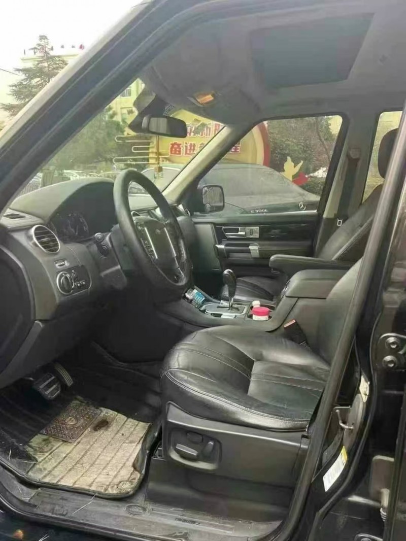 济宁11年路虎发现4