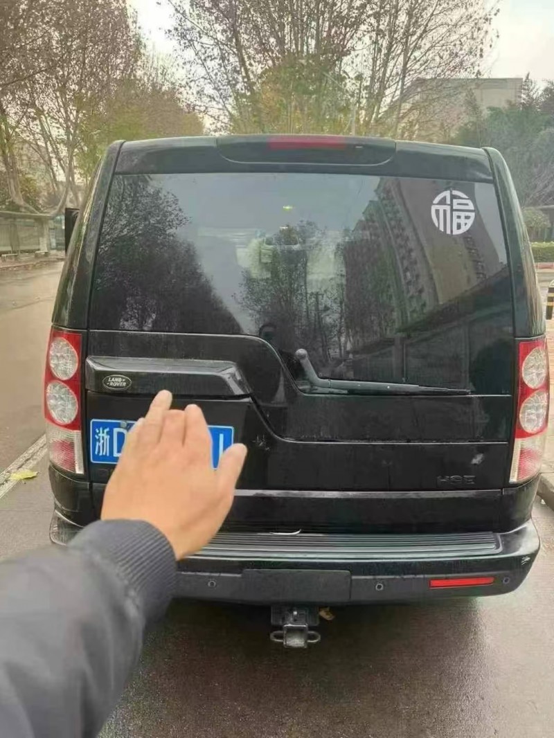 济宁11年路虎发现6