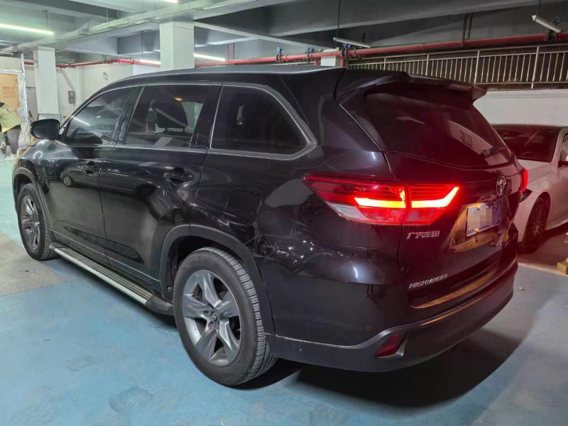 武汉21年丰田汉兰达4