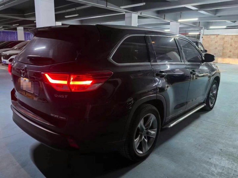 武汉21年丰田汉兰达5