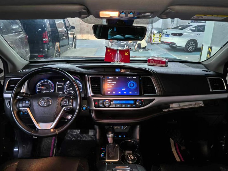 武汉21年丰田汉兰达7