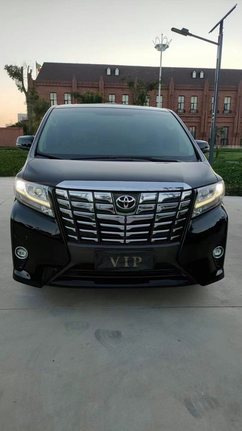 保定17年丰田埃尔法1