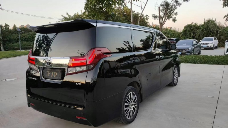 保定17年丰田埃尔法4