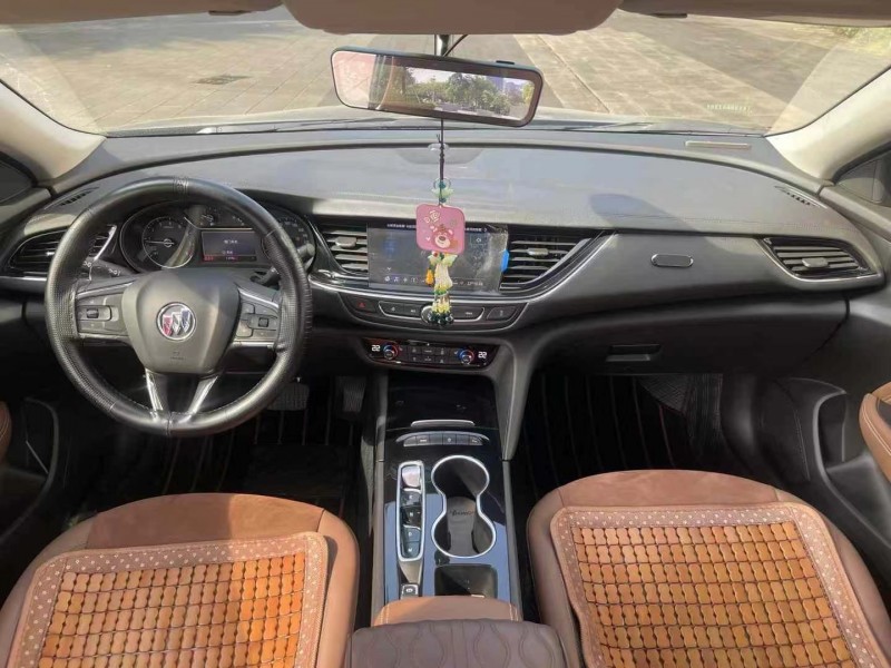 佛山23年别克君威7