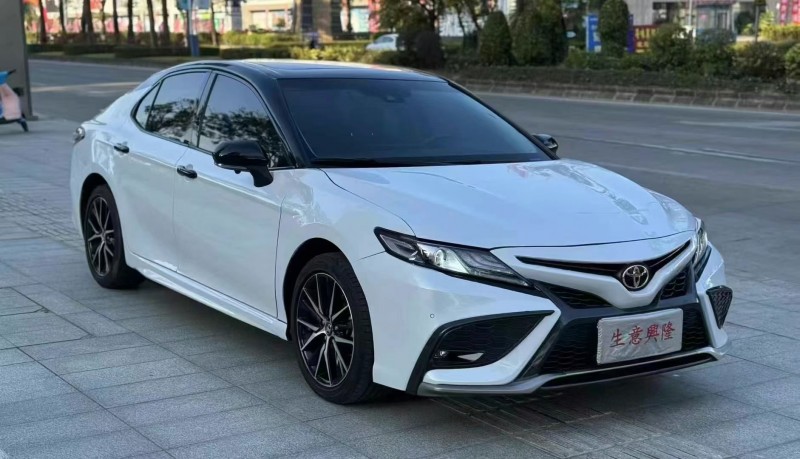 广州22年丰田凯美瑞2