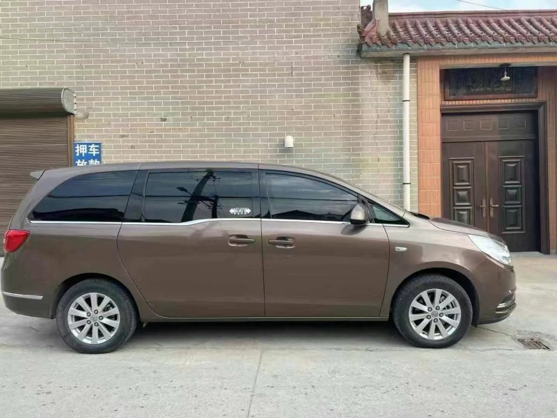 菏泽19年别克君威4