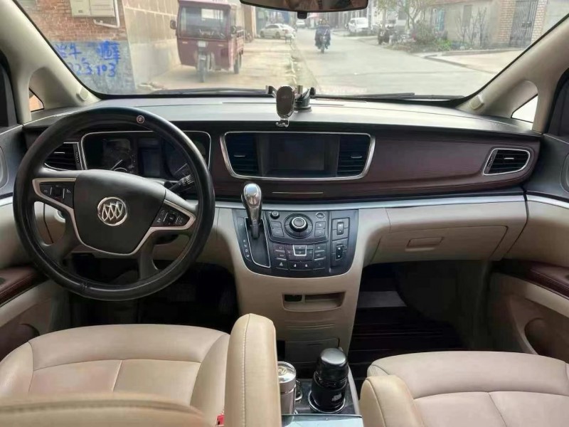 菏泽19年别克君威7