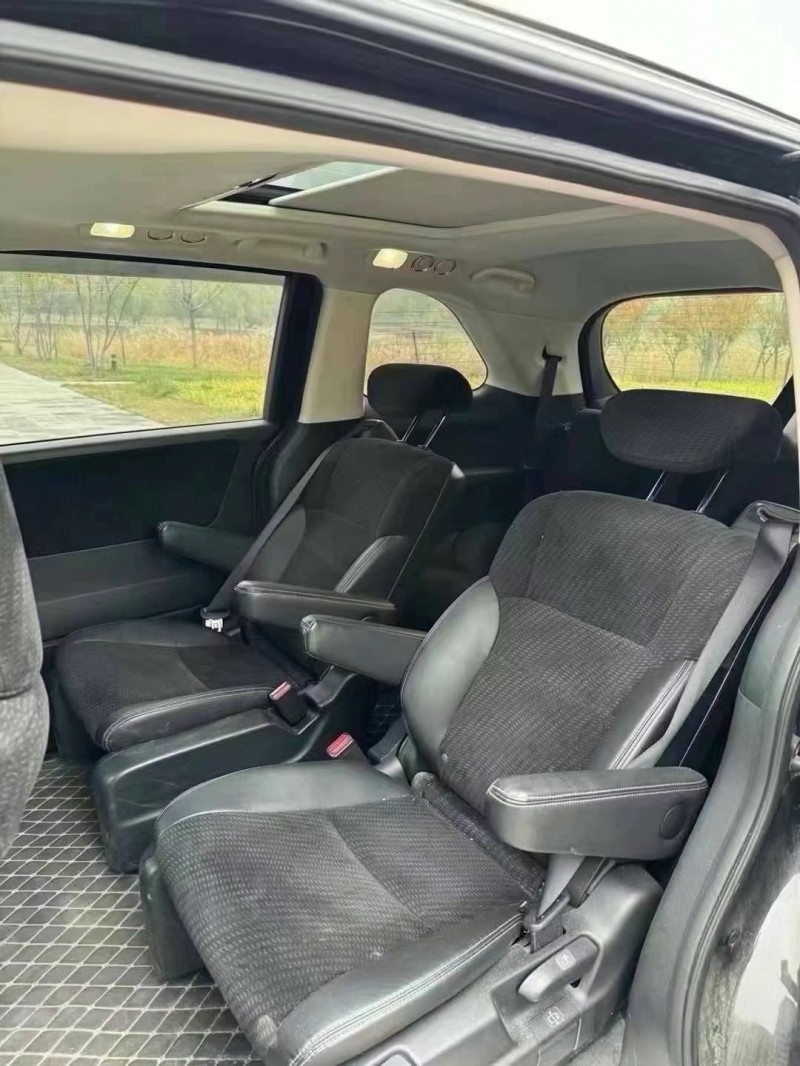 济宁18年本田艾力绅4