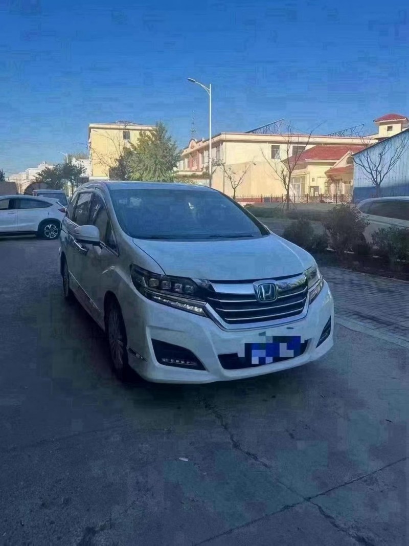 青岛19年本田艾力绅2