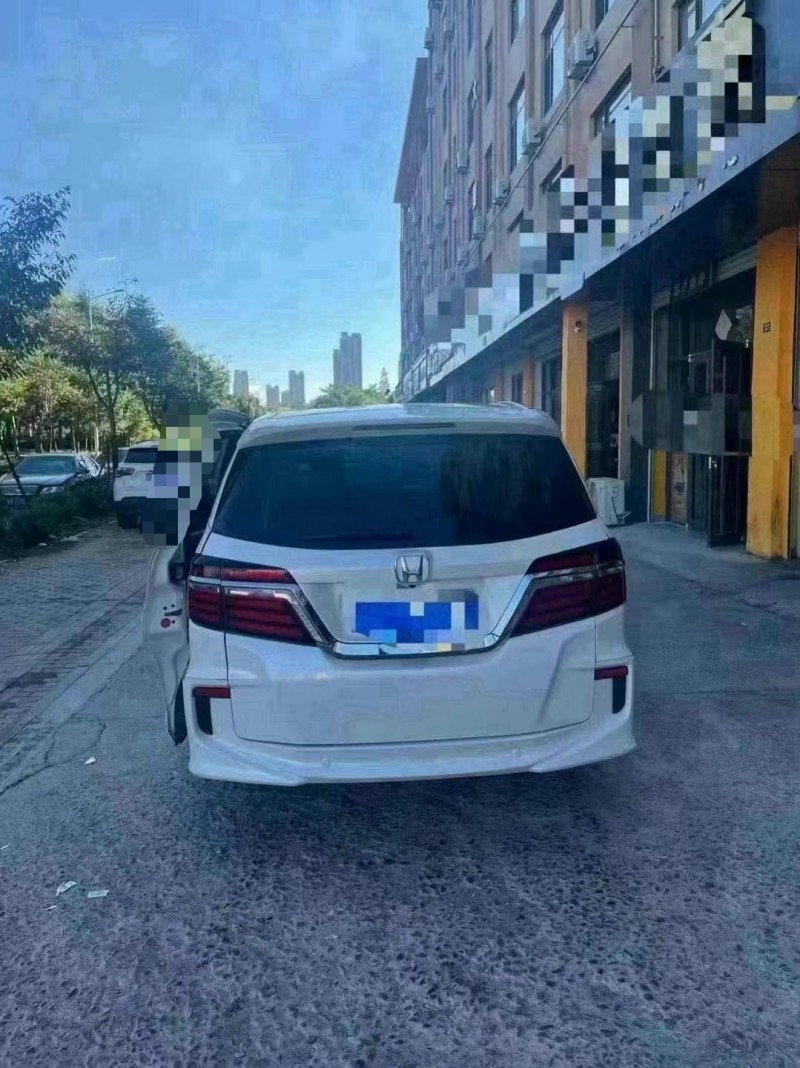 青岛19年本田艾力绅7