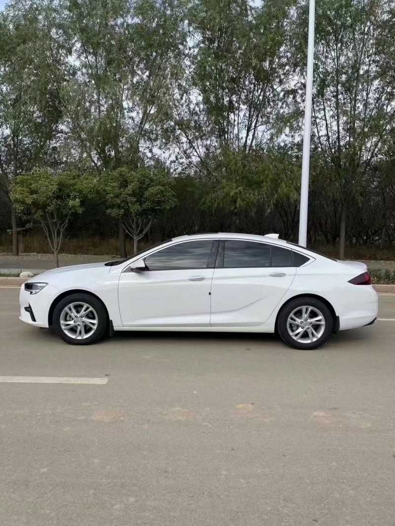 枣庄22年别克君威7