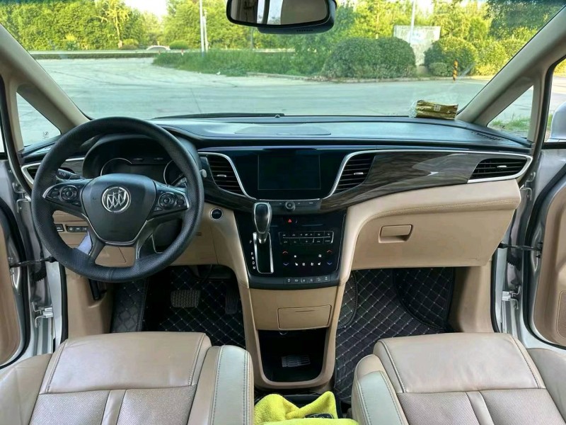 徐州17年别克GL85