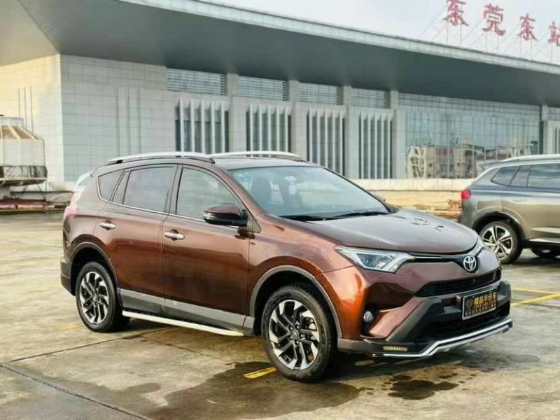东莞17年丰田RAV42