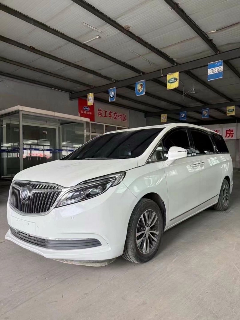 济宁19年别克GL84