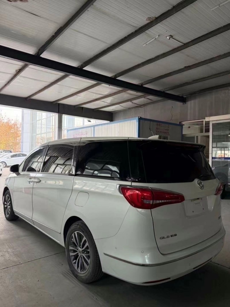 济宁19年别克GL85