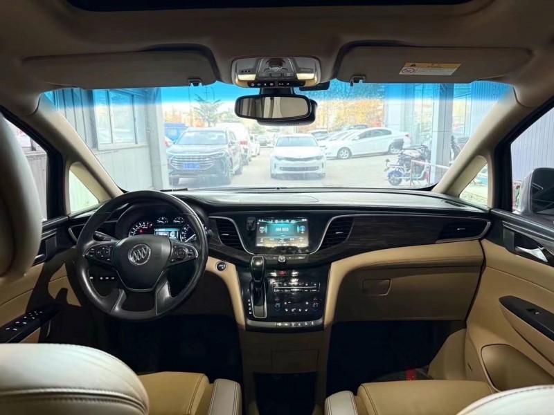 济宁19年别克GL86