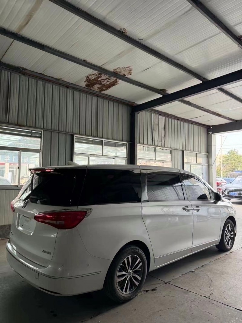 济宁19年别克GL89