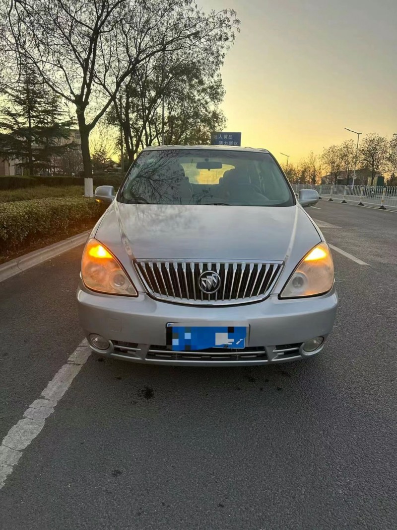 青岛11年别克GL81