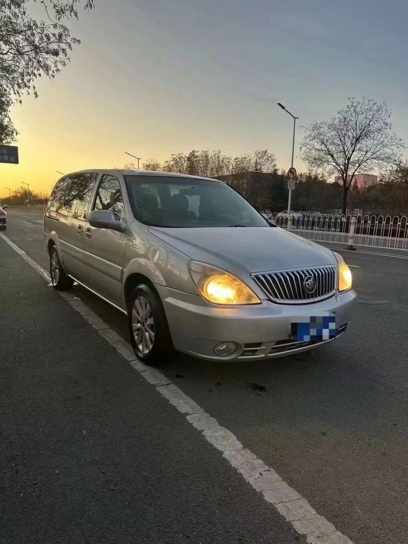 青岛11年别克GL85