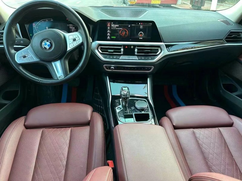 青岛22年宝马3系8