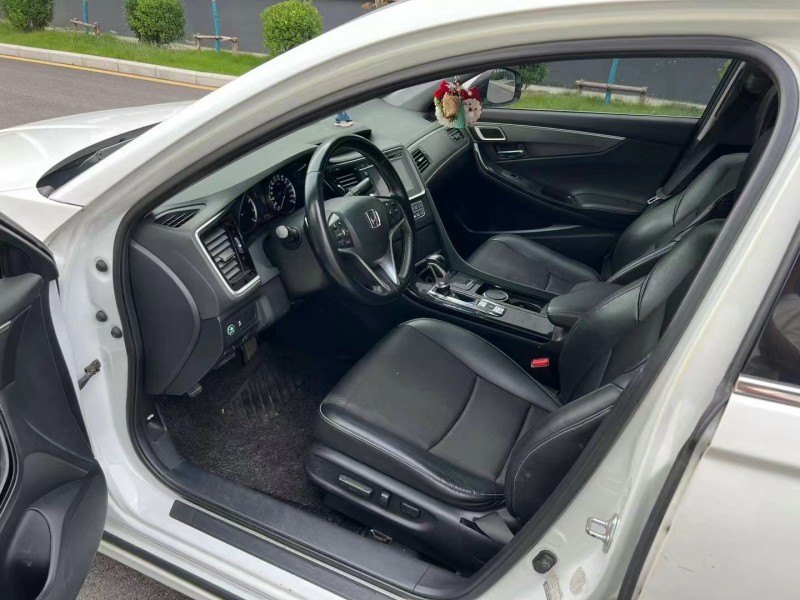 徐州16年本田思铂睿6