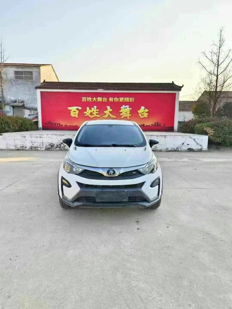 济宁17年比亚迪元1
