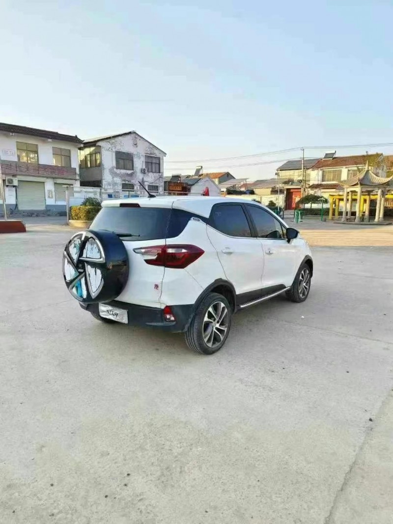 济宁17年比亚迪元4