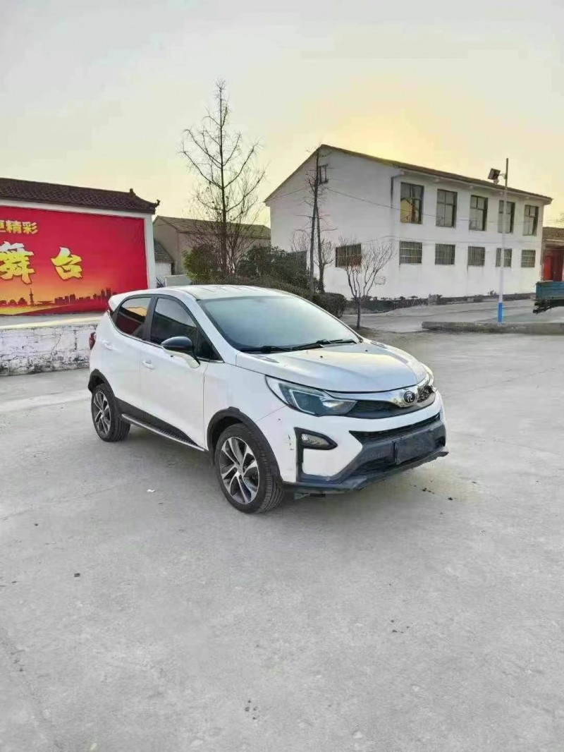 济宁17年比亚迪元5