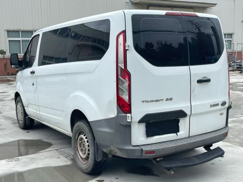 徐州19年福特全顺4