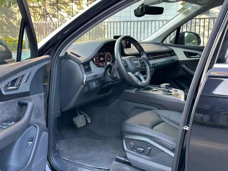 佛山19年奥迪Q76