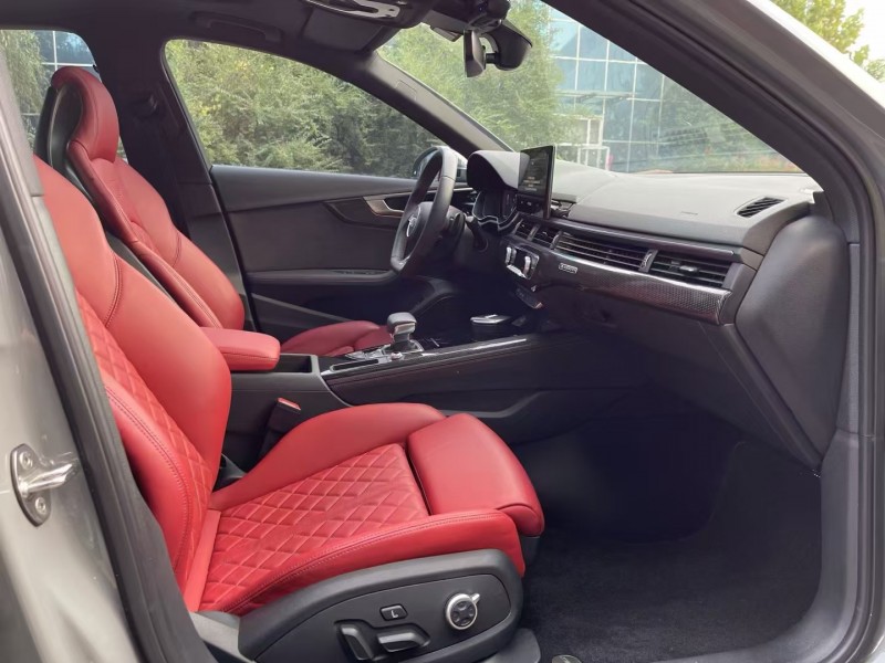 济宁22年奥迪S45