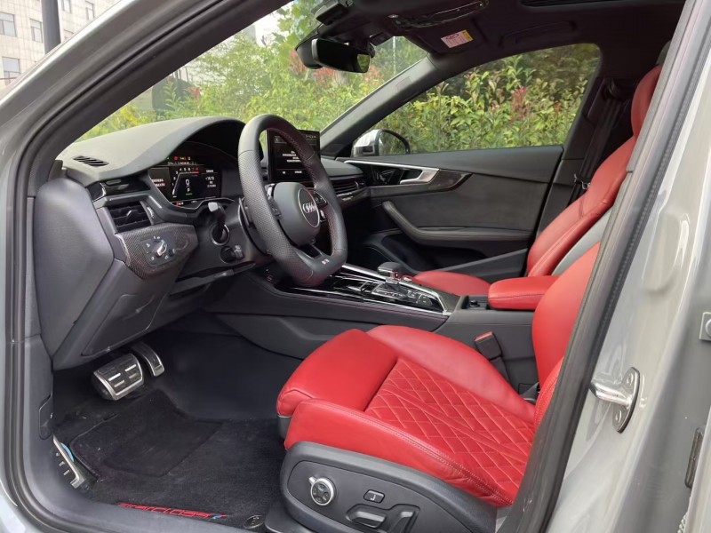 济宁22年奥迪S47